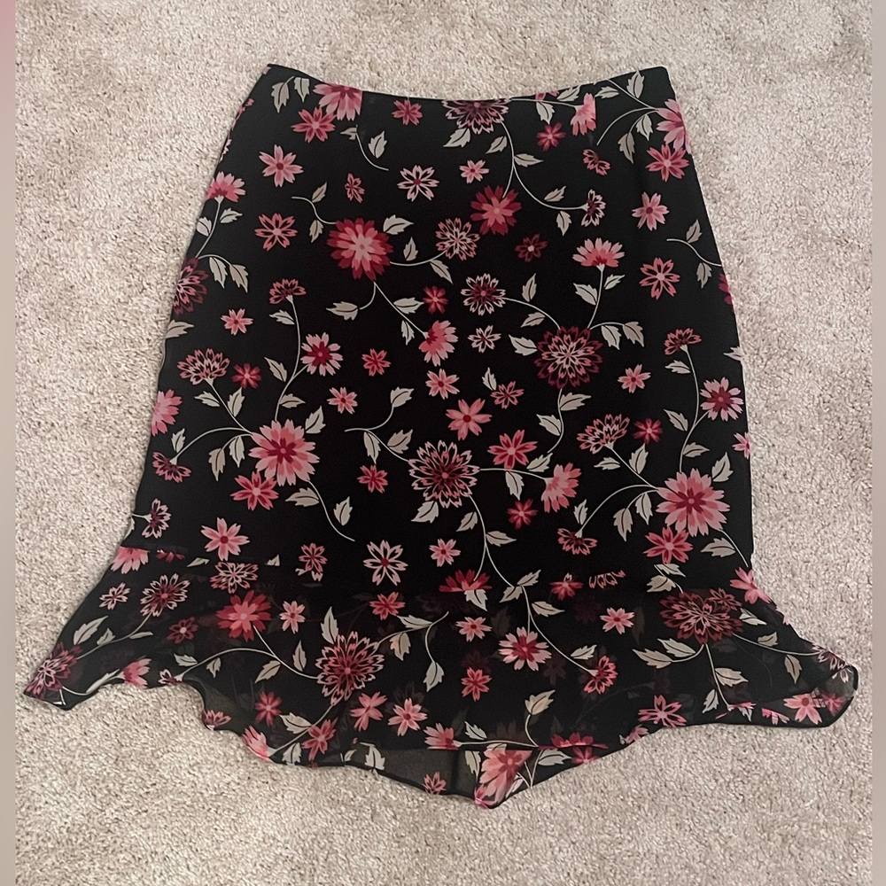 black and pink floral mini skirt